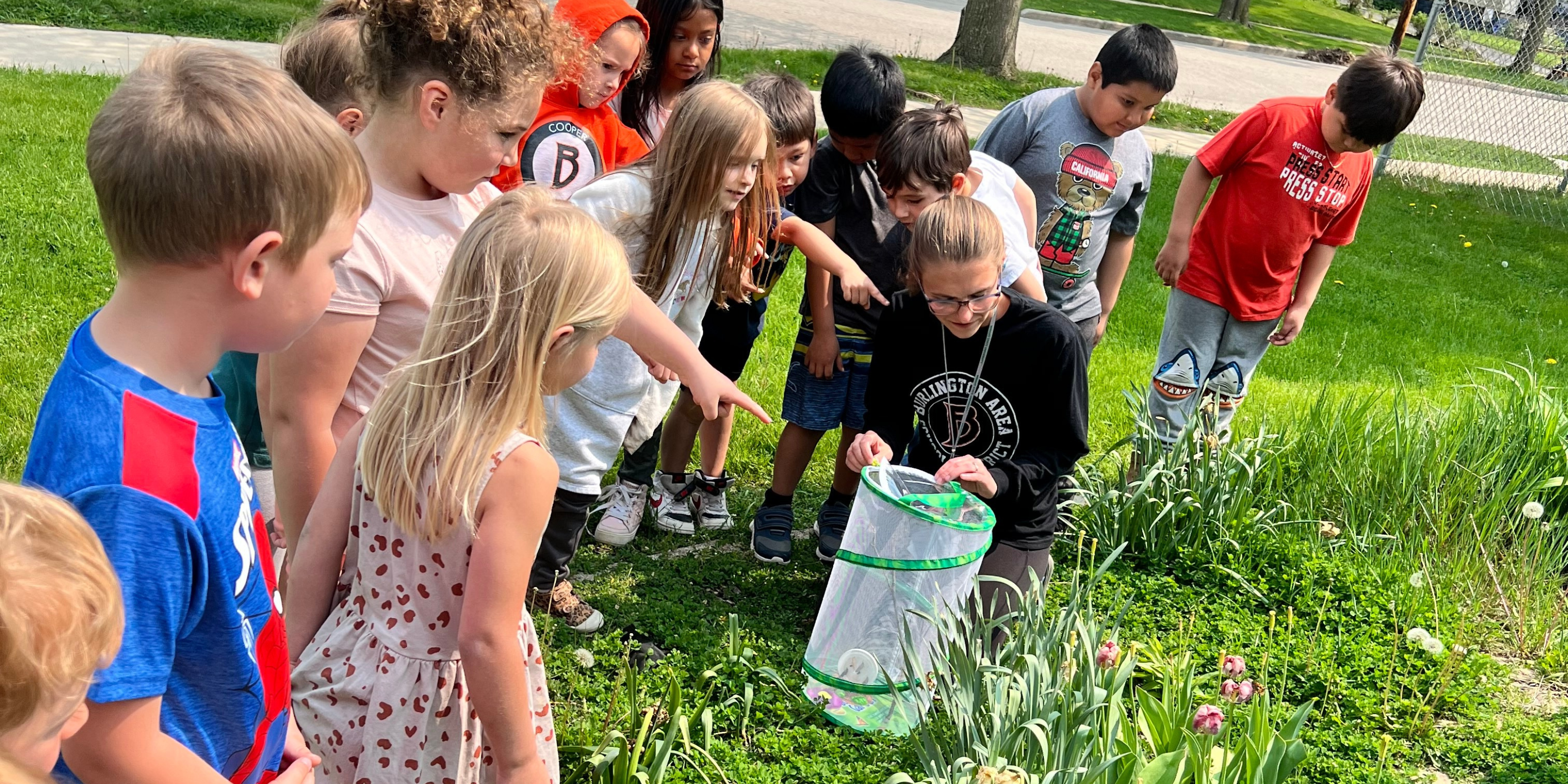 5K student releasing butterflies